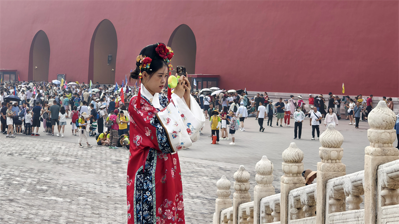 Πεκ?νο: Το Μουσε?ο του Παλατιο? υποδ?χεται ?να καλοκαιριν? κ?μα επισκεπτ?ν