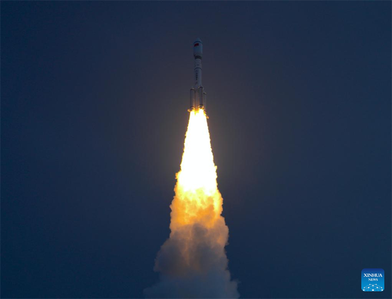 Η Κ?να εγκαινι?ζει δορυφορικ? ομ?δα διαδικτ?ου