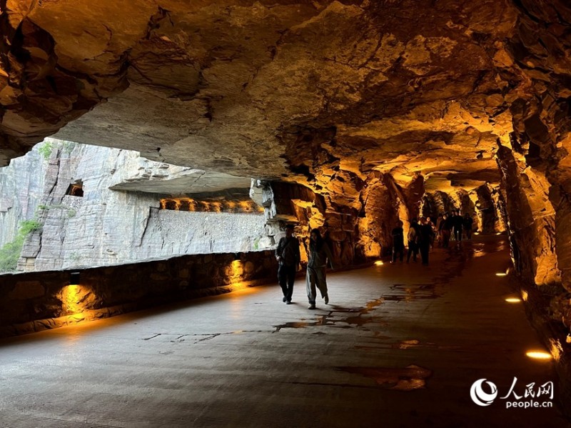 Ο θρυλικ?? δρ?μο? στον απ?τομο βρ?χο