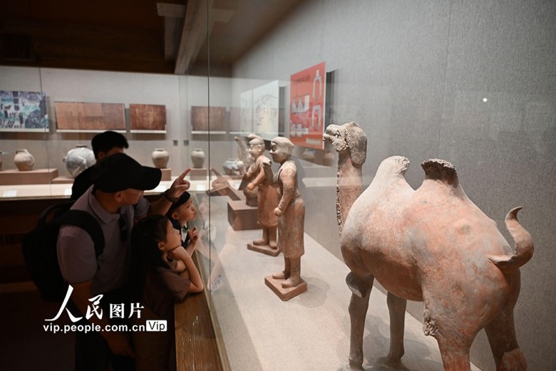 Μια β?λτα στην ?ρημο και απολαυστικ?? καλοκαιριν?? διακοπ???στο Ντουνχου?νγκ