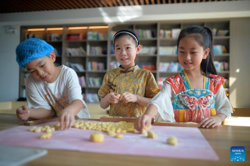 Δι?φορε? εκδηλ?σει? σε ?λη την Κ?να για το επερχ?μενο παραδοσιακ? φεστιβ?λ Τσισ?