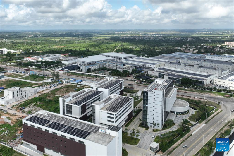 Αεροφωτογραφ?α που τραβ?χτηκε στι? 4 Σεπτεμβρ?ου του 2025 και δε?χνει το Βιομηχανικ? Π?ρκο Ταλ?νγκ τη? κομητε?α? Ντινγκ?ν. (Φωτογραφ?α / Xinhua)