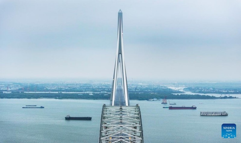 H Γ?φυρα Τσανγκτ?ι στον ποταμ? Γιανγκτσ? ξεκιν? τη λειτουργ?α τη? στην Ανατολικ? Κ?να