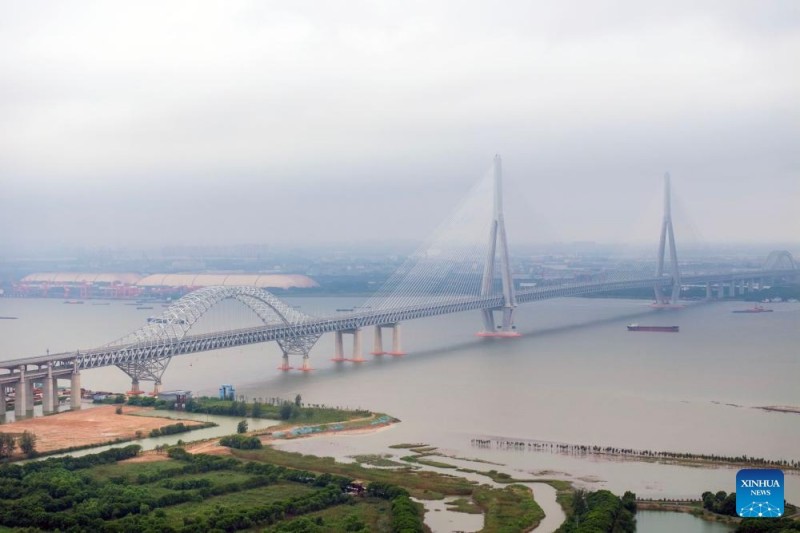 H Γ?φυρα Τσανγκτ?ι στον ποταμ? Γιανγκτσ? ξεκιν? τη λειτουργ?α τη? στην Ανατολικ? Κ?να