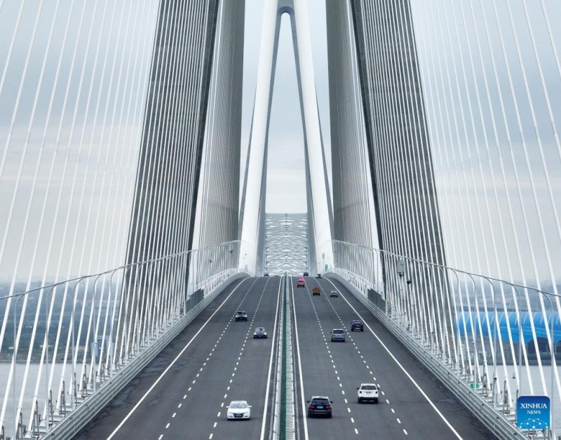 H Γ?φυρα Τσανγκτ?ι στον ποταμ? Γιανγκτσ? ξεκιν? τη λειτουργ?α τη? στην Ανατολικ? Κ?να