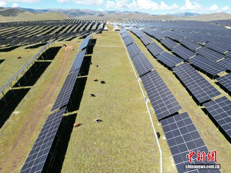 Το ηλιακ? π?ρκο σε υψ?μετρο 4.000 μ?τρων?μετατρ?πεται σε ?τραπεζαρ?α με στ?γη στον ουραν?? για τα γι?κ