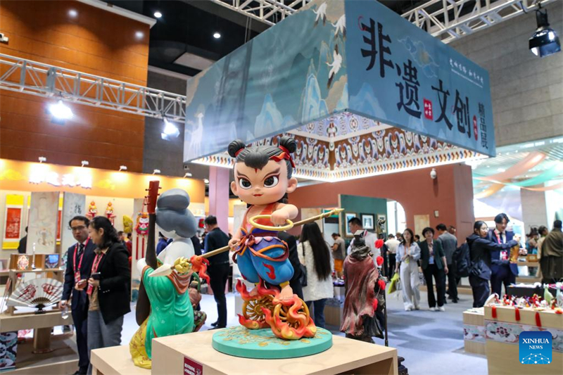 Ξεκ?νησε η 8η Διεθν?? Πολιτιστικ? ?κθεση του Δρ?μου του Μεταξιο? (Ντουνχου?νγκ)