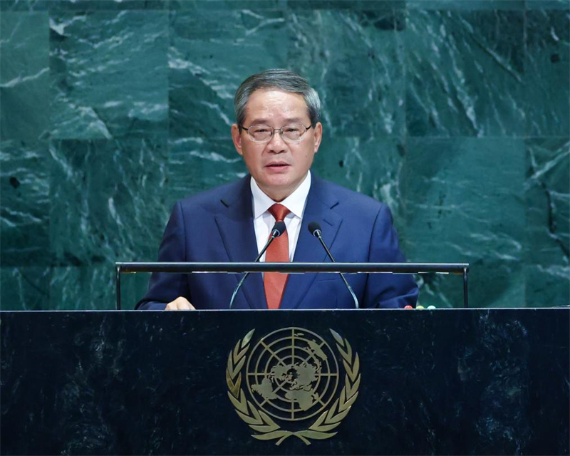 Ο Κιν?ζο? Πρωθυπουργ?? Λι Τσι?νγκ εκφωνε? ομιλ?α στη γενικ? συζ?τηση τη? 80?? συν?δου τη? Γενικ?? Συν?λευση? του ΟΗΕ στην ?δρα του ΟΗΕ στη Ν?α Υ?ρκη, στι? 26 Σεπτεμβρ?ου 2025. (Φωτογραφ?α / Xinhua)