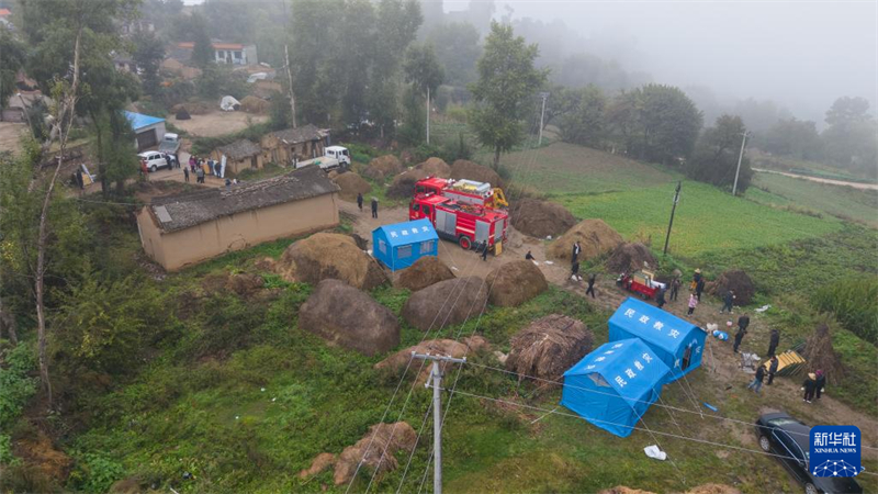 Κομητε?α Λονγκσ? τη? επαρχ?α? Γκανσο?: Στ?νονται σκην?? για την παροχ? βο?θεια? στου? πληγ?ντε? απ? τον σεισμ? και ?λε? οι σχετικ?? εργασ?ε? προχωρο?ν ομαλ?