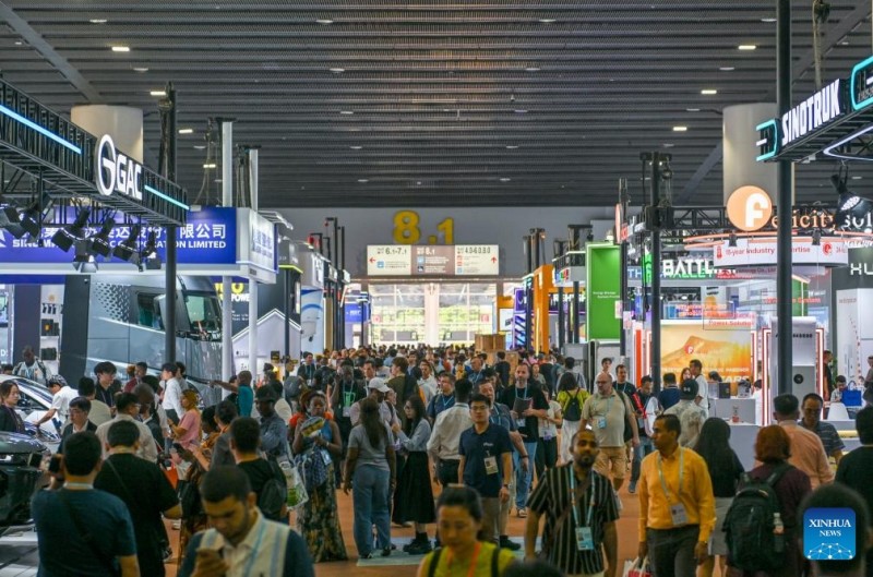 Αυτ? η φωτογραφ?α, που τραβ?χτηκε στι? 19 Οκτωβρ?ου 2025, δε?χνει ανθρ?που? που επισκ?πτονται τον εκθεσιακ? χ?ρο των οχημ?των ν?α? εν?ργεια? και τη? ?ξυπνη? κινητικ?τητα? τη? 138η? ?κδοση? τη? ?κθεση? Εισαγωγ?ν και Εξαγωγ?ν τη? Κ?να? στο Γκου?νγκτζου, στην επαρχ?α Γκουανγκντ?νγκ τη? ν?τια? Κ?να?, στι? 19 Οκτωβρ?ου 2025. 