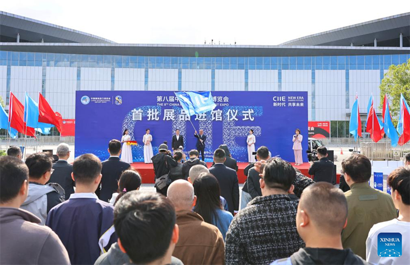 Η πρ?τη παρτ?δα εκθεμ?των φτ?νει στον κ?ριο χ?ρο τη? CIIE στη Σαγκ?η