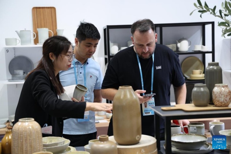 Η ?κθεση τη? Καντ?να? προσελκ?ει ρεκ?ρ αγοραστ?ν σε παγκ?σμιο επ?πεδο