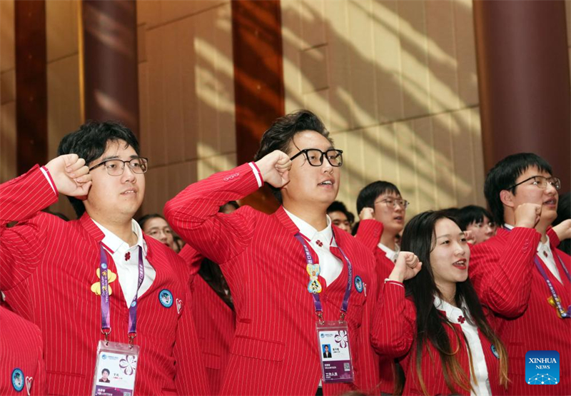 Τελετ? ορκωμοσ?α? των εθελοντ?ν τη? επερχ?μενη? 8η? Διεθνο?? ?κθεση? Εισαγωγ?ν τη? Κ?να? που πραγματοποι?θηκε στη Σαγκ?η