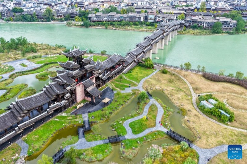 Η αρχα?α π?λη Zhoushui αξιοποιε? του? π?ρου? τη? για την εν?σχυση του πολιτιστικο? τουρισμο? στο Τσονγκ?νγκ