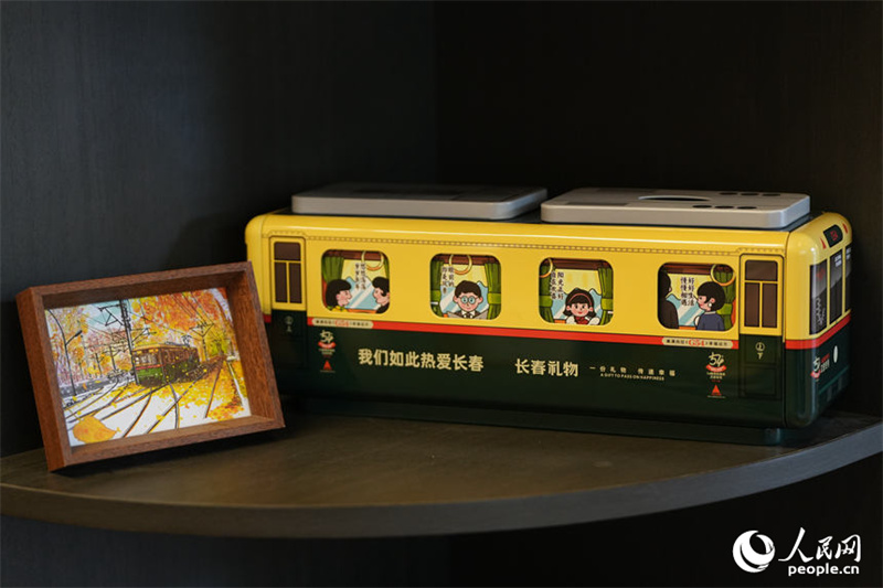 Τα τουριστικ? τραμ γ?νονται ?κινο?μενε? κ?ρτε? τη? π?λη??