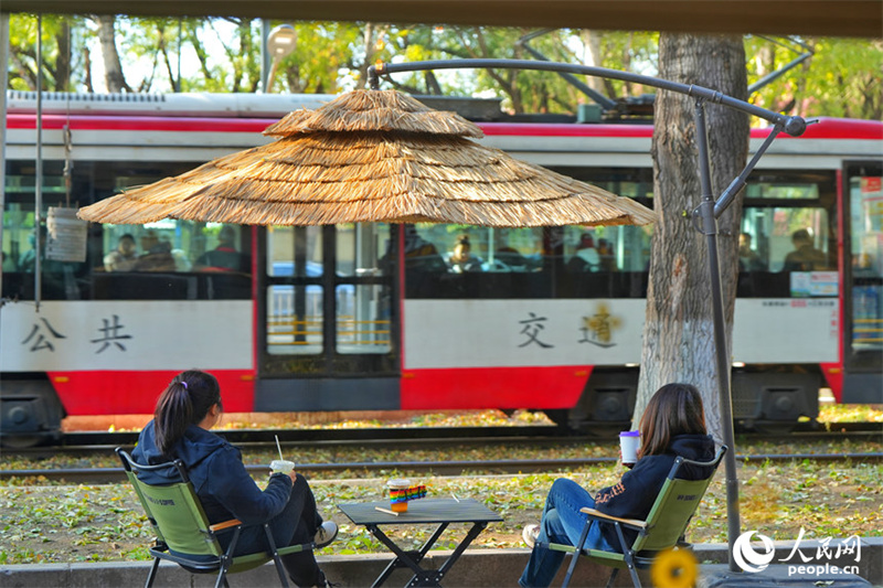 Τα τουριστικ? τραμ γ?νονται ?κινο?μενε? κ?ρτε? τη? π?λη??