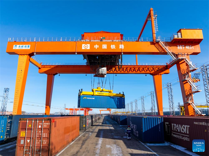 Το Σιδηροδρομικ? Λιμ?νι τη? π?λη? Τονγκτζι?νγκ αναδεικν?εται σε βασικ? τμ?μα του ανατολικο? διαδρ?μου τη? σιδηροδρομικ?? γραμμ?? μεταφορ?? εμπορευμ?των Κ?να?-Ευρ?πη?